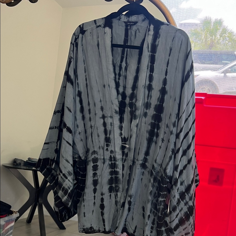Gray and Black Tie-Dye Women's Top
